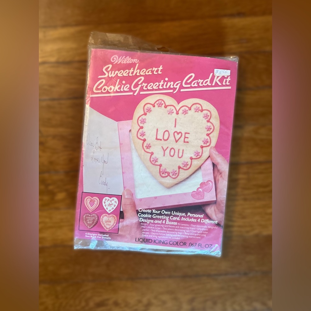Wilton Vintage Sweetheart Cookie Greeting Card Kit - Pink